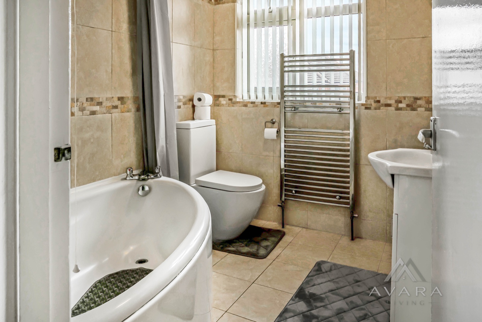 Modern bathroom at Avara Living Leicester accommodation